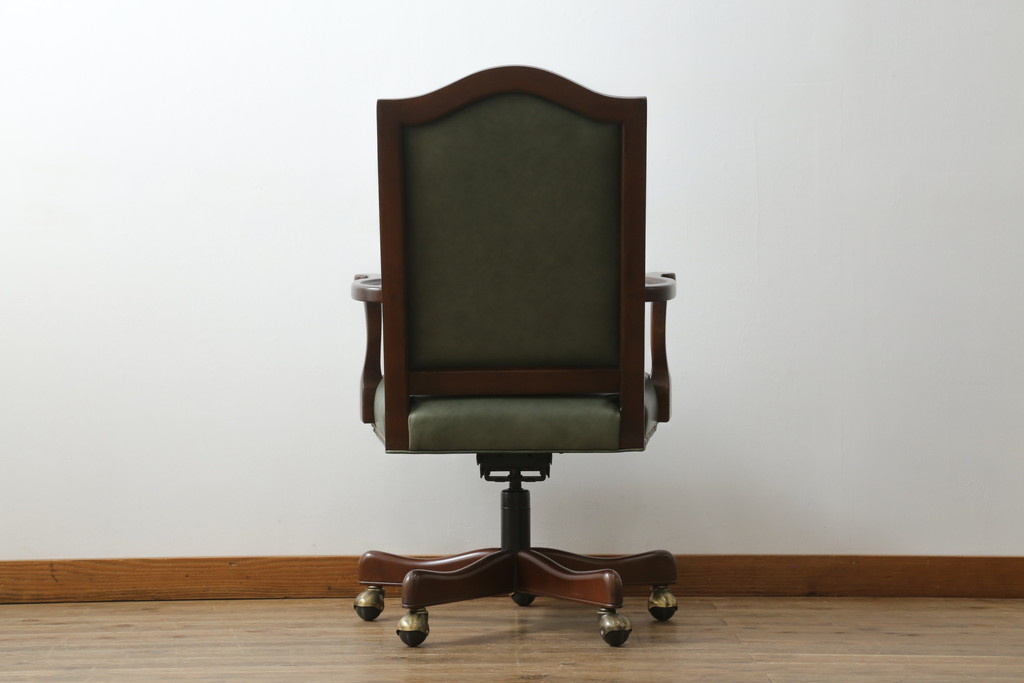 中古　美品　DREXEL HERITAGE(ドレクセルヘリテイジ)　本革　高級感ある佇まいが目を引くレザーデスクチェア(アームチェア、オフィスチェア、回転チェア)(R-058793)