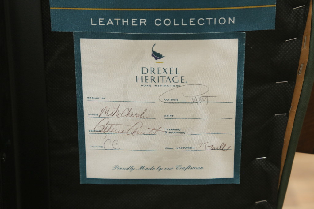 中古　美品　DREXEL HERITAGE(ドレクセルヘリテイジ)　本革　高級感ある佇まいが目を引くレザーデスクチェア(アームチェア、オフィスチェア、回転チェア)(R-058793)