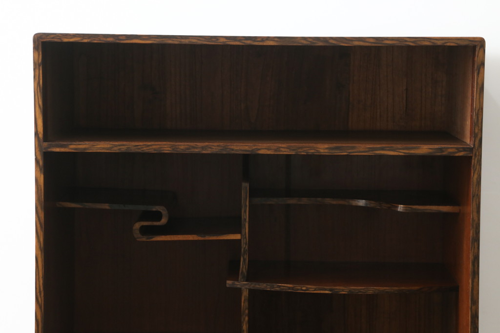和製アンティーク　黒柿材　美しい木目が目を惹く茶箪笥(茶棚、食器棚、収納棚、戸棚、飾り棚、違い棚、キャビネット)(R-072814)