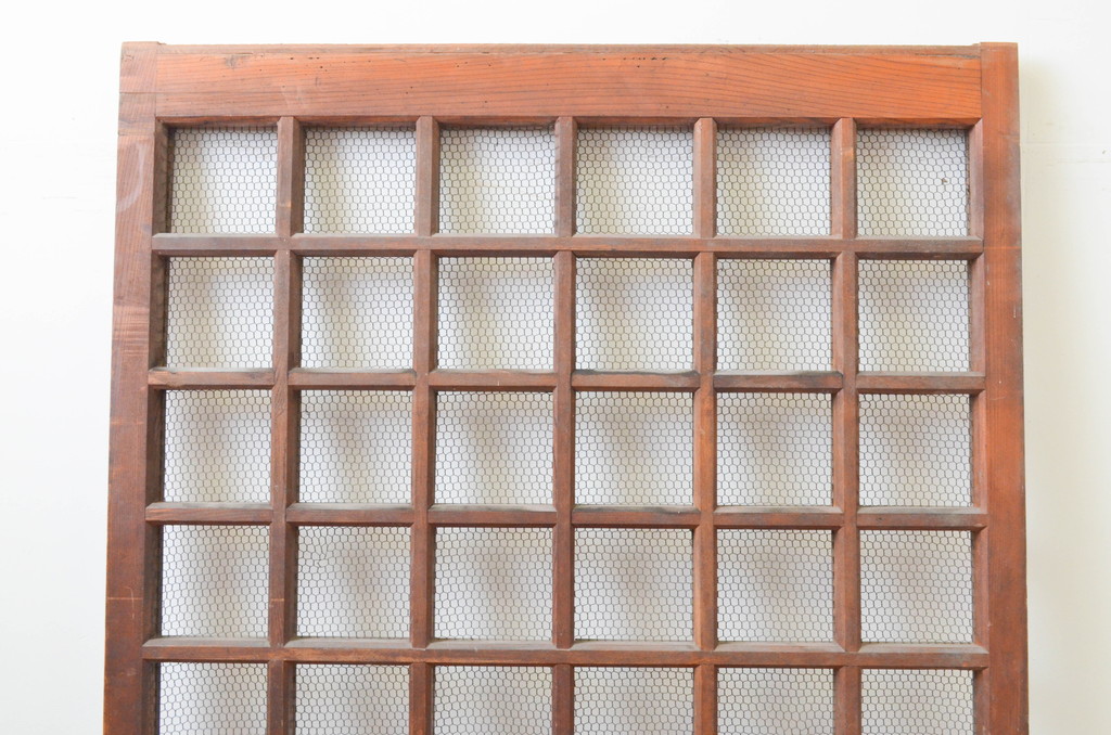 アンティーク建具　総欅(ケヤキ)材　腰板玉杢　落ち着いた和の雰囲気におすすめ!マス目(升目)の格子蔵戸1枚(きつね格子、狐格子、格子戸、引き戸、玄関戸)(R-066772)