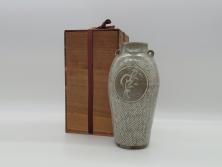 古玩　古銅　麒麟と亀の図　使い込むほどに深みが出る両取っ手付きの花瓶(花器、四つ脚、一輪挿し)(R-062050)