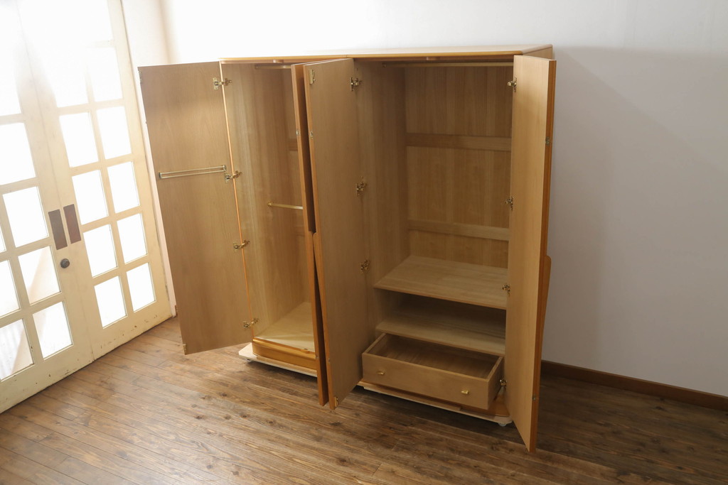 中古　高級品!!　松創(マツソウ)　木匠　稲垣練三郎作　明るい木の色味が空間を彩るワードローブ(洋服タンス、衣裳箪笥、収納棚)(定価約180万円)(R-075584)