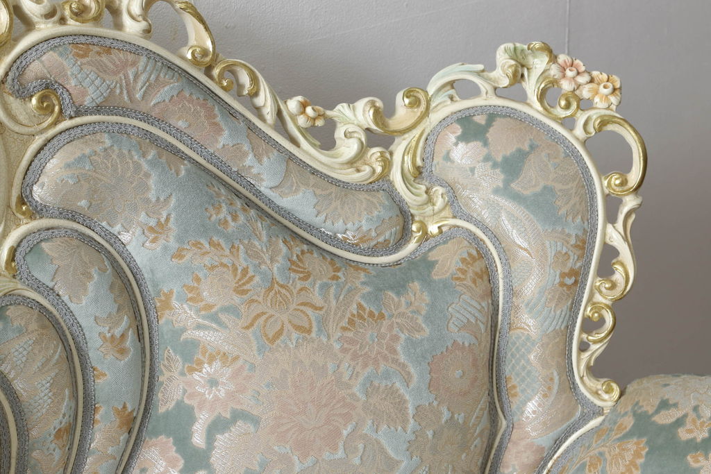 中古　美品　SILIK(シリック)　ロココ調　クラシカルで華やかな佇まいが魅力的な3人掛けソファ(3P、三人掛けソファ)(定価約180万円)(R-060332)