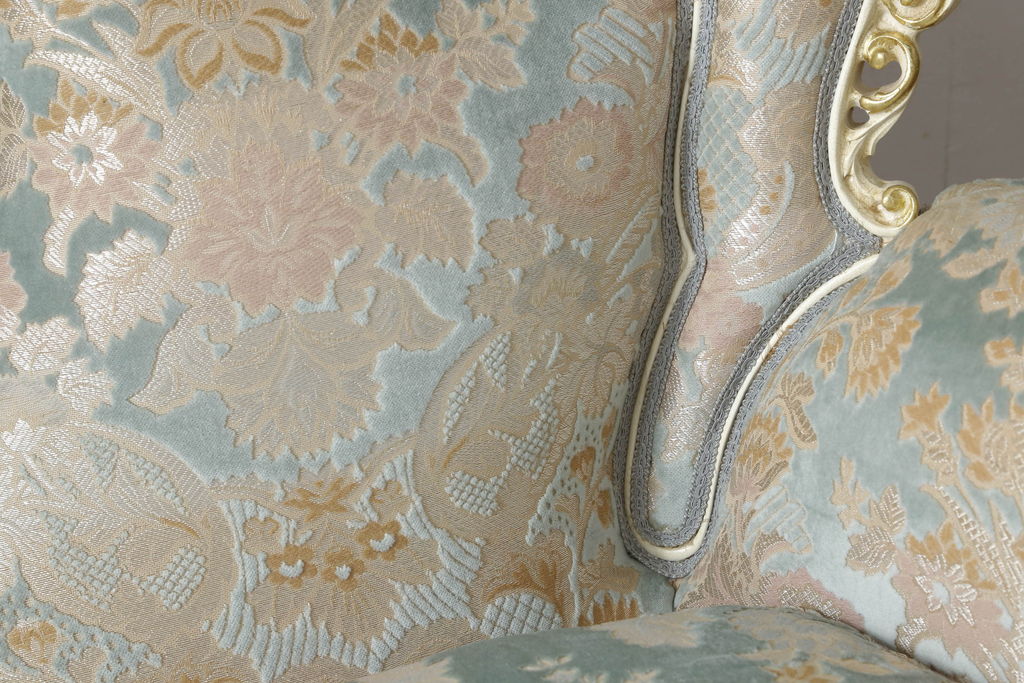 中古　美品　SILIK(シリック)　ロココ調　クラシカルで華やかな佇まいが魅力的な3人掛けソファ(3P、三人掛けソファ)(定価約180万円)(R-060332)