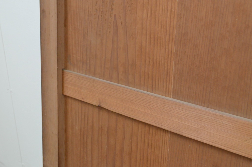 アンティーク建具　杉材　シンプルなデザインでインテリアに取り入れやすい板戸窓2枚セット(引き戸)(R-067563)