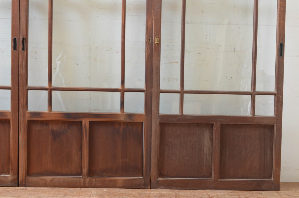 アンティーク建具　大正ロマンの雰囲気漂う両面面取り加工の幅狭ガラス戸4枚セット(引き戸)(R-066730)