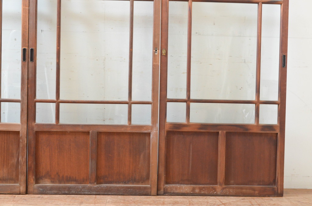 アンティーク建具　大正ロマンの雰囲気漂う両面面取り加工の幅狭ガラス戸4枚セット(引き戸)(R-066733)