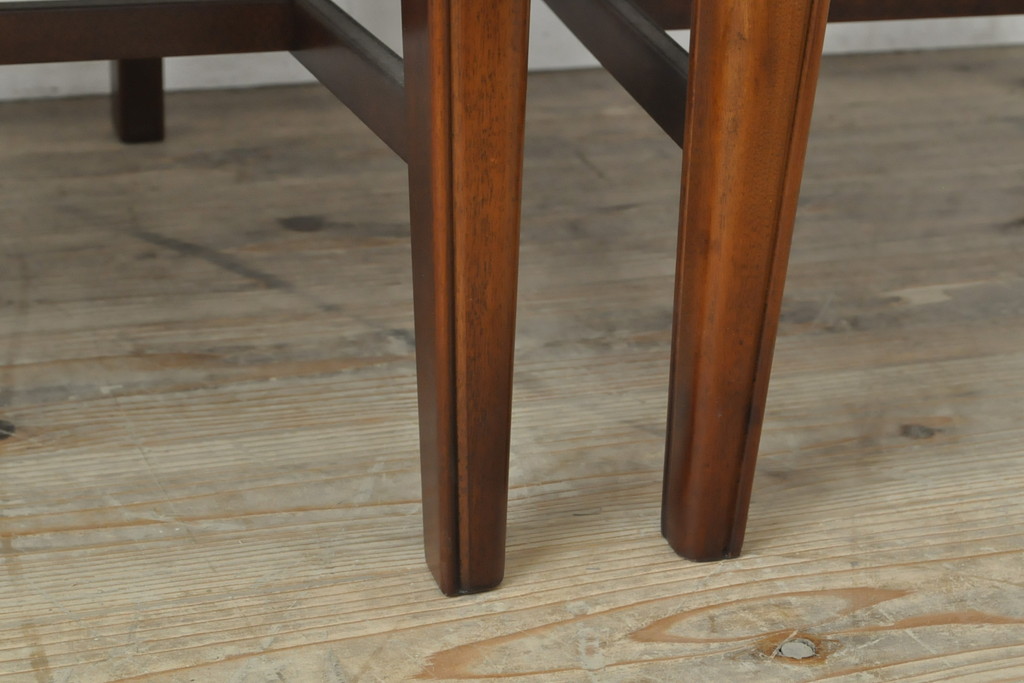 中古　美品　神戸洋家具　メープル不二屋　上品な佇まいが魅力的なアームチェア2脚セット(ダイニングチェア、1P、一人掛け)(R-057731)