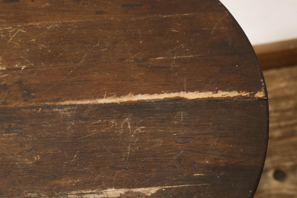 イギリスアンティーク　マホガニー材　クラシカルな佇まいのコーヒーテーブル(カフェテーブル、サイドテーブル、ラウンドテーブル)(R-061297)
