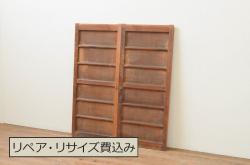 アンティーク建具　鉄板付き　堅牢な雰囲気が存在感を放つ、ヒノキ材を使用した鉄扉(蔵戸、玄関戸、引き戸)(R-048596)