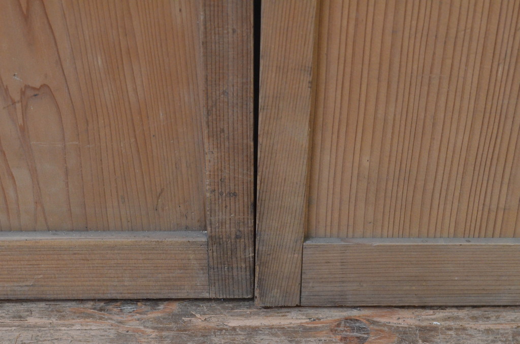 アンティーク建具　細やかなマス目(升目)格子が美しい板戸窓2枚セット(格子戸、引き戸)(R-067584)