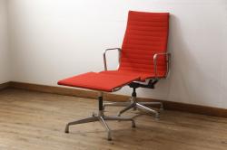 【買取】Hermanmiller(ハーマンミラー)社　Eames Aluminum Group(イームズアルミナムグループ)　エグゼクティブチェア　回転チェアとオットマンのセットを買取りました。(定価約55万円)