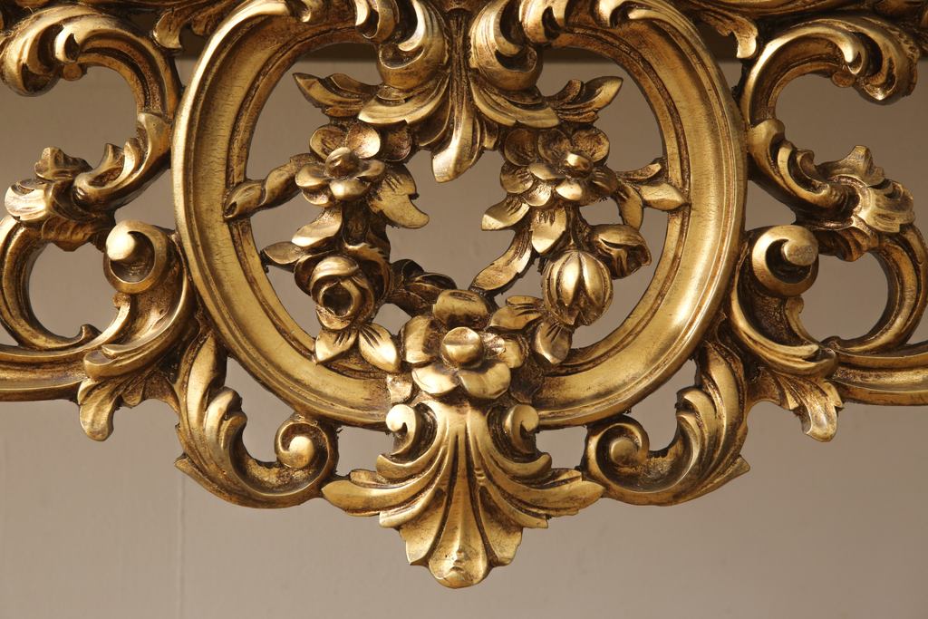 中古　極美品　イタリア超高級輸入家具　ロココ様式　 ゴールドの彫刻(木彫り)と大理石天板がゴージャスなコンソールテーブル(定価約200万円以上)(サイドボード)(R-052295)