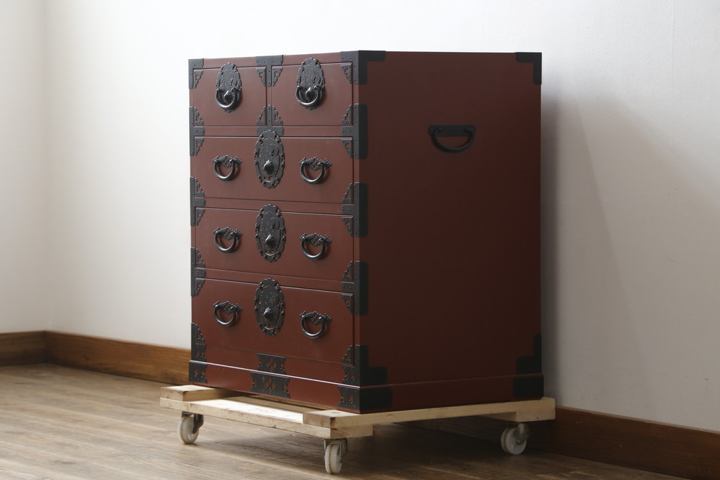  中古　美品　落ち着いた色合いの朱塗りが魅力的な米沢小箪笥(米沢箪笥、衣装箪笥、和タンス、収納たんす、民芸箪笥、チェスト、引き出し)(R-082208)
