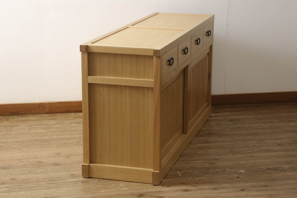 中古　極美品　タモ材　上質な和の空間づくりにおすすめ! 品を感じる水屋箪笥サイドボード(収納棚、キャビネット、食器棚、戸棚)(R-057896)