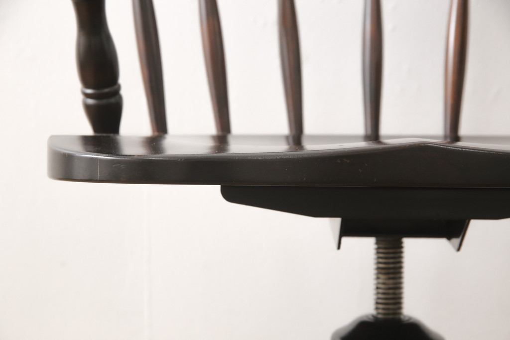 中古　希少　絶版品　北海道民芸家具　在宅ワーク用にもオススメのデスクチェア(回転イス、椅子、アームチェア、板座チェア)(R-057383)