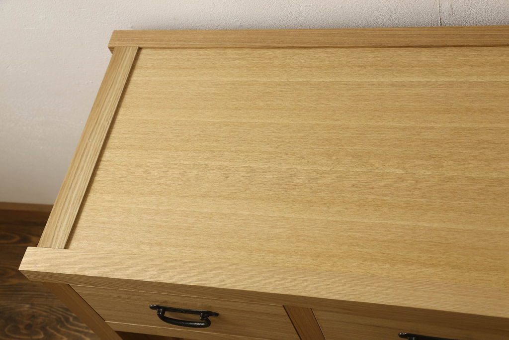 中古　極美品　タモ材　上質な和の空間づくりにおすすめ! 品を感じる水屋箪笥サイドボード(収納棚、キャビネット、食器棚、戸棚)(R-057896)