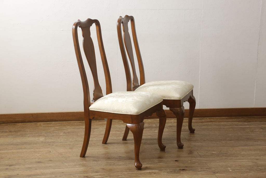 中古　ETHAN ALLEN(イーセンアーレン)　クラシックな装飾が素敵なダイニングチェア2脚セット(椅子、イス)(R-056987)
