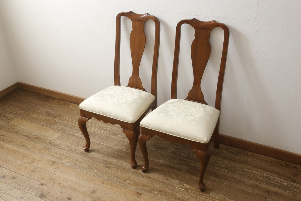 中古　ETHAN ALLEN(イーセンアーレン)　クラシックな装飾が素敵なダイニングチェア2脚セット(椅子、イス)(R-056987)