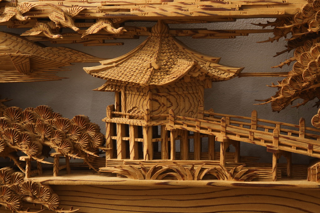 アンティーク建具　高級品!!　厚みある緻密な彫り込みの彫刻が美しい欄間1枚(明り取り、明かり取り)(R-066246)