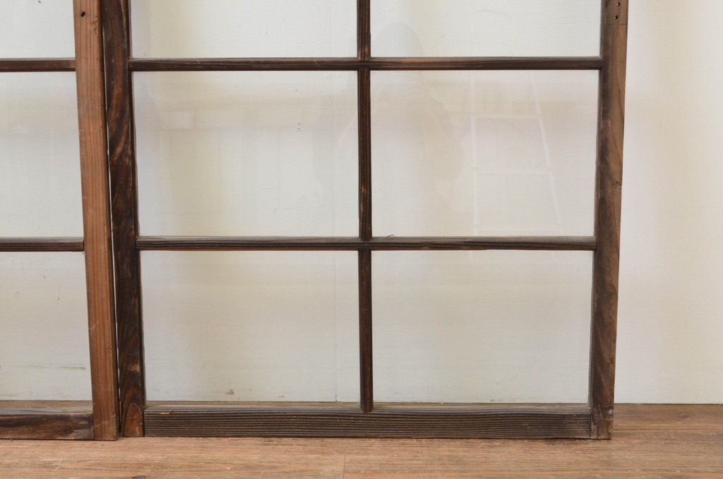 アンティーク建具　インテリアに取り入れやすいシンプルなデザインのガラス窓2枚セット(引き戸、ガラス戸)(R-067547)
