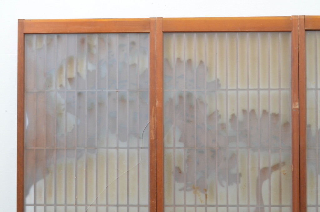 アンティーク建具　高級品!!　片面ガラス　在銘入り　松竹梅・鶴亀の彫刻の書院戸4枚セット(引き戸、ガラス窓)(R-067549)