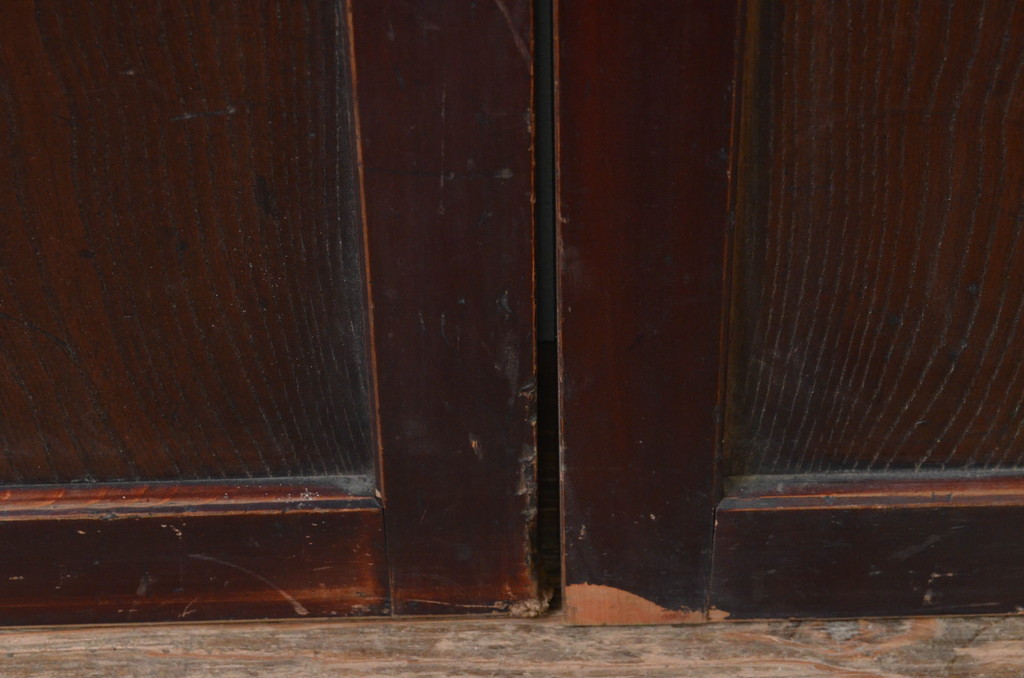 アンティーク建具　欅(ケヤキ)材　一枚板　落ち着いた和の空間を演出する板戸窓2枚セット(引き戸)(R-067818)