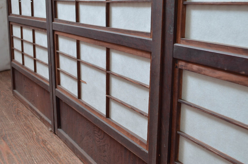 アンティーク建具　上手物!!　和の風情が感じられる裏障子付きの幅狭格子戸4枚セット(障子戸、引き戸)(R-080646)