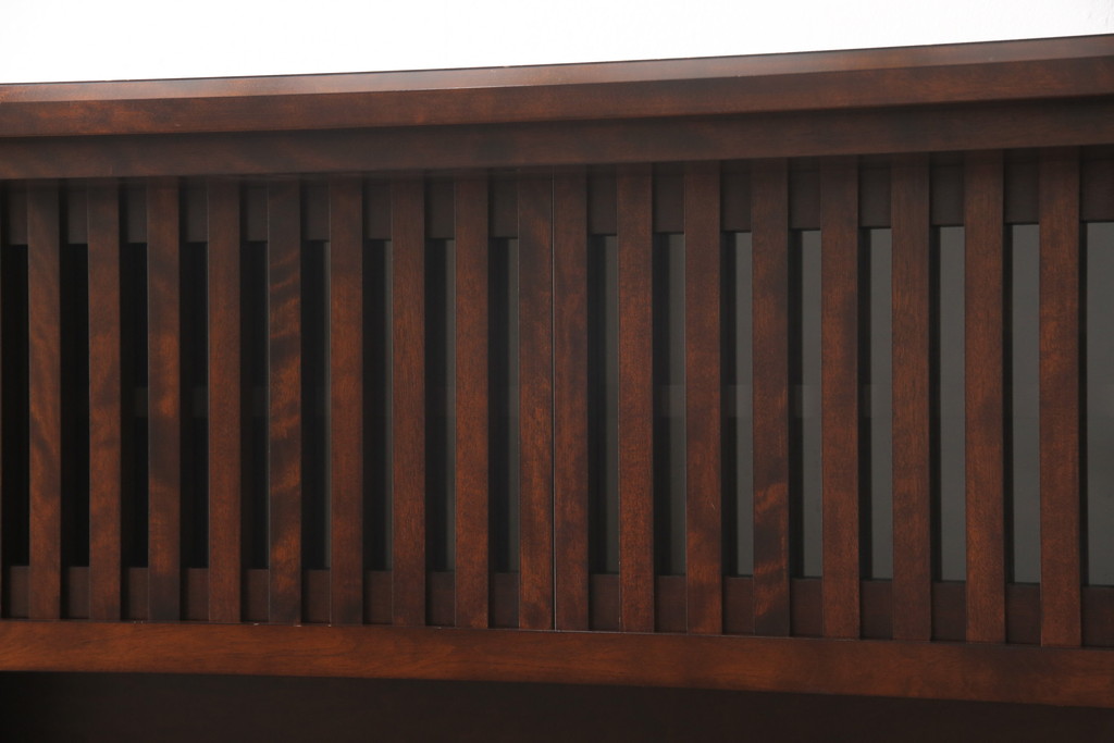 中古　美品　九州民芸家具　シックでモダンなデザインのサイドボード(収納棚、戸棚、食器棚、茶棚)(R-057210)
