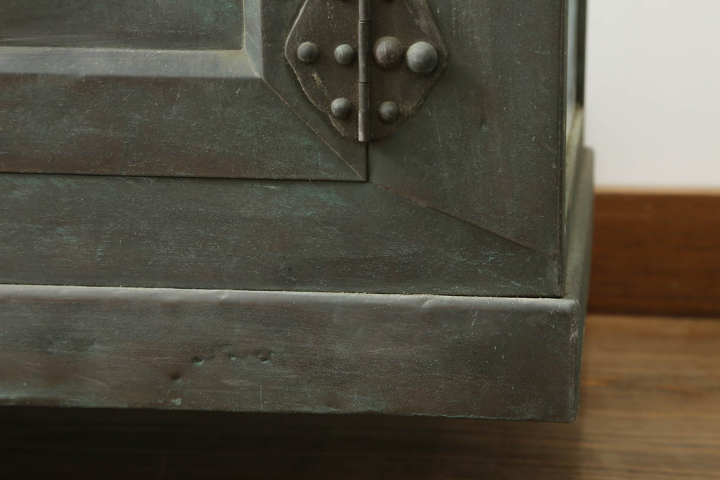 和製アンティーク　激レア　希少　ケース内の鏡張りと銅製の扉がかっこいい横長卓上ガラスケース(ショーケース、飾り棚、陳列棚、店舗什器)(R-075602)