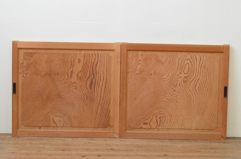 ビンテージ建具　高級杉材　数寄屋で使われていた杉材一枚板の板戸窓2枚セット(引き戸、ヴィンテージ)(R-067559)