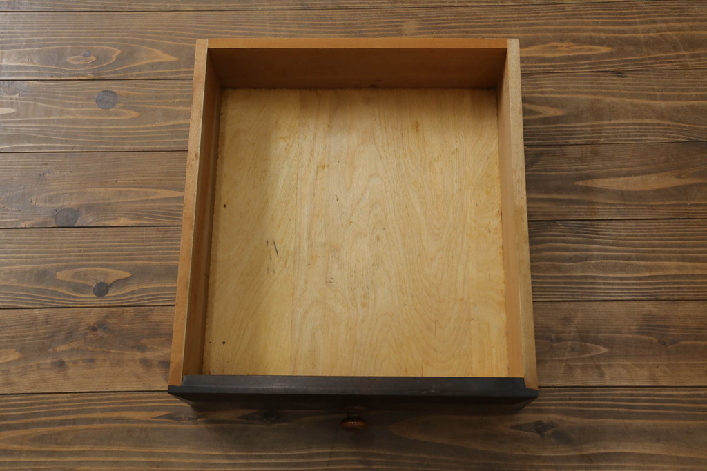 中古　美品　松本民芸家具　D型整理タンス　和洋どちらにも馴染む上品な佇まいのチェスト(整理タンス、洋服タンス、引き出し)(定価約38万円)(R-075605)