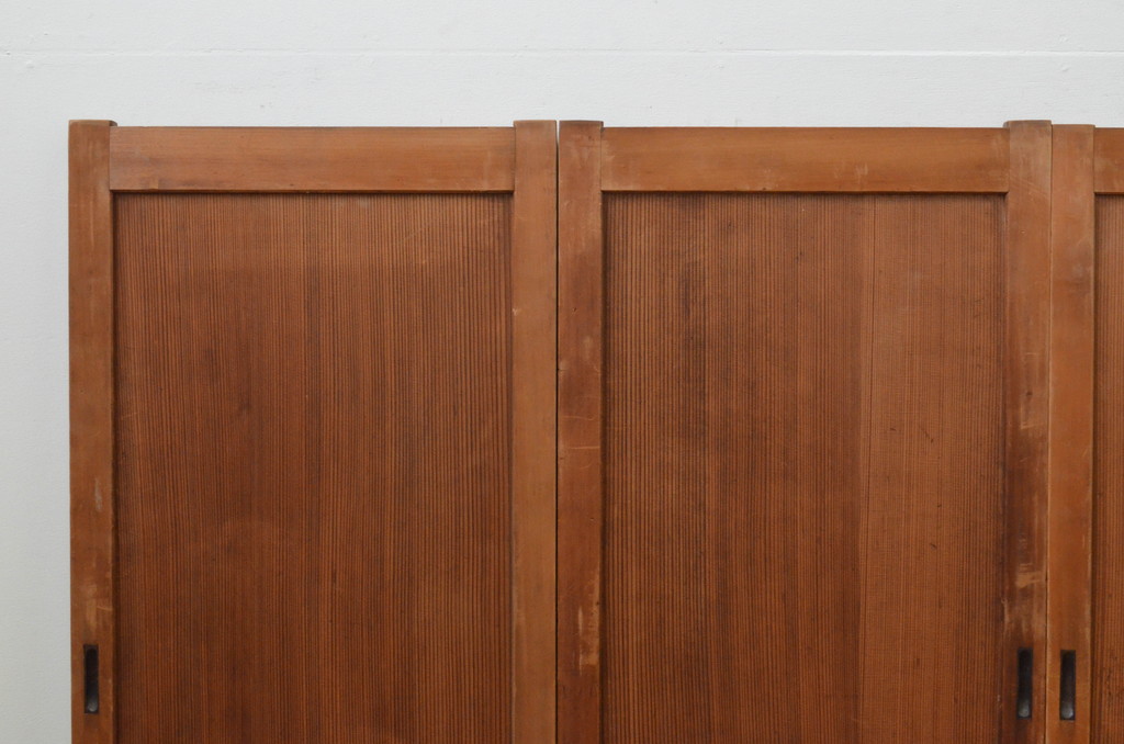 アンティーク建具　経年を感じさせる木味が魅力の小さな板戸窓4枚セット(引き戸)(R-067758)