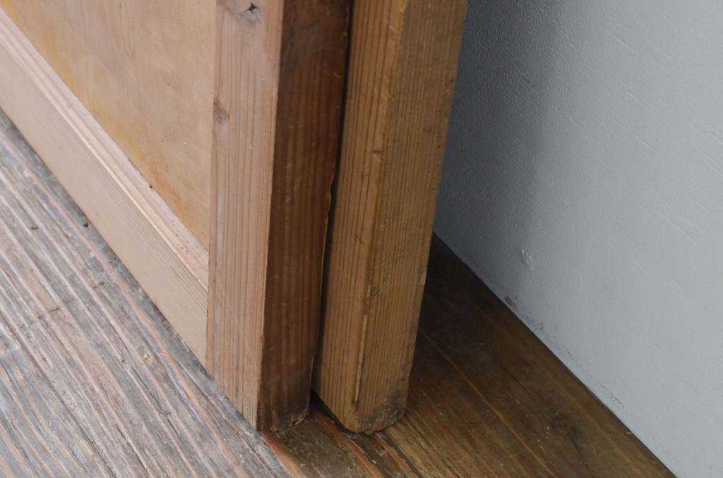 アンティーク建具　杉材　落ち着いた和の空間を演出する板戸窓2枚セット(引き戸)(R-067762)