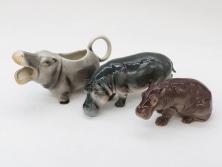 ドイツ　Goebel(ゲーベル)　Nymphenburg(ニンフェンブルグ)　カバ　生き生きとした造形が魅力のフィギュリン3点セット(動物、置物、オブジェ、ディスプレイ)(R-081868)