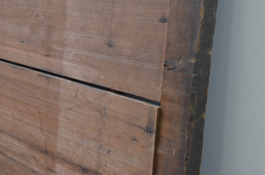 アンティーク建具　杉材　和モダンな空間作りにおすすめな縦桟の板戸窓2枚セット(引き戸、格子戸)(R-067778)