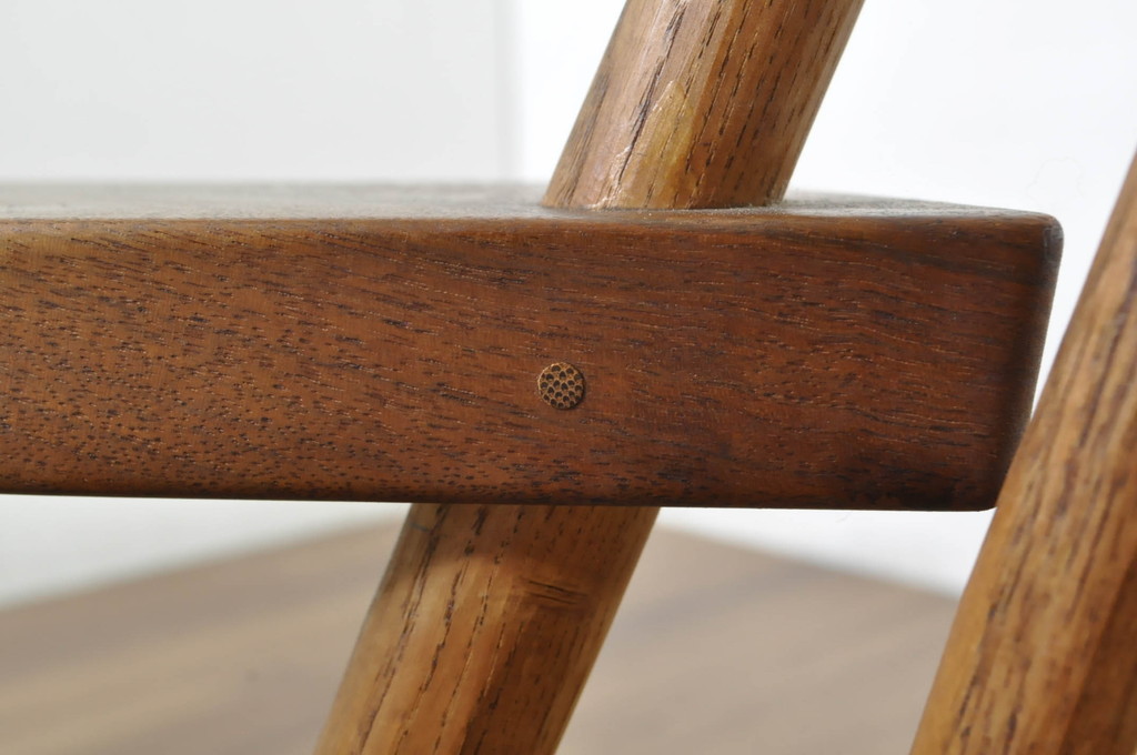 和製ヴィンテージ　小田急ハルク購入　ジョージナカシマ　LOUNGE ARM(ラウンジアーム)　One Arm(ワンアーム、片肘)　CN103　モダンに洗練された右アーム付きラウンジチェア(ジョージ・ナカシマ、アームチェア、イス、椅子、板座チェア、ビンテージ)(R-080693)