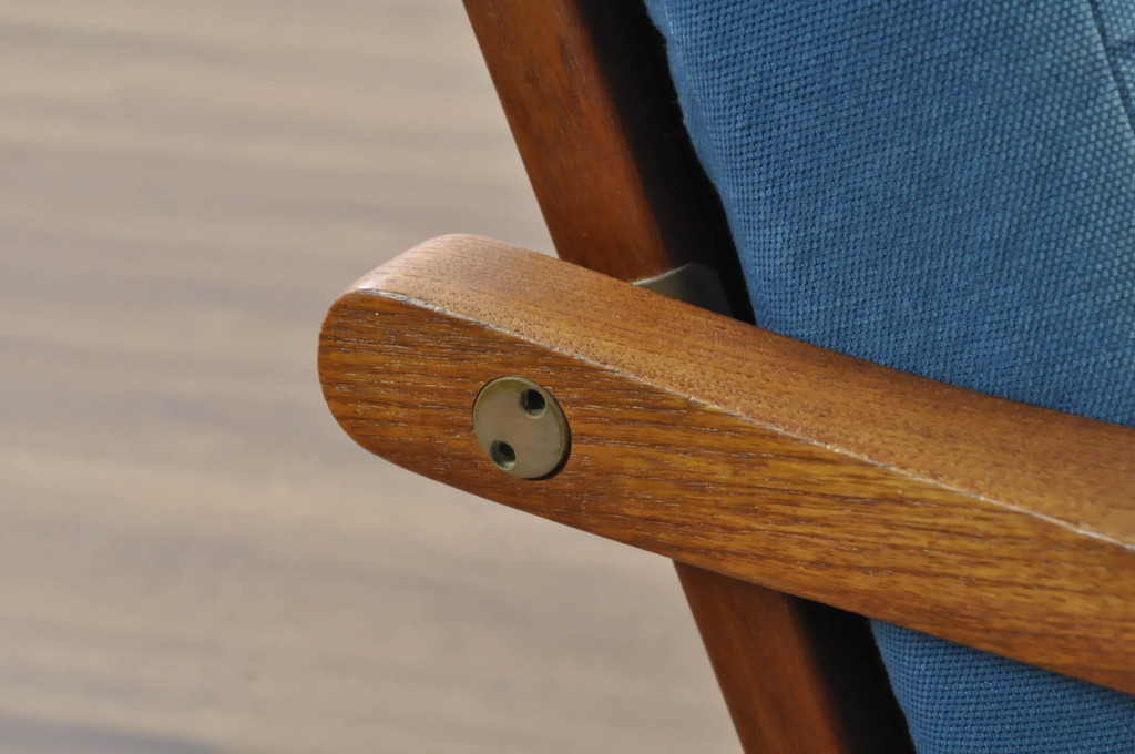 北欧家具　デンマークビンテージ　Hans J Wegner(ハンス・J・ウェグナー)　GETAMA(ゲタマ)　GE270-3　洗練された佇まいが目を引く3人掛けソファ(3P、三人掛け、アームソファ、トリプルソファ、3シーター、北欧、ヴィンテージ)(R-080804)