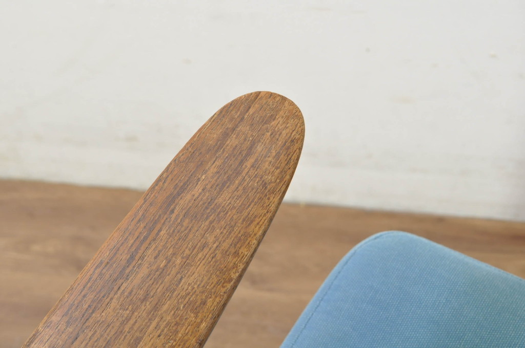 北欧家具　デンマークビンテージ　Hans J Wegner(ハンス・J・ウェグナー)　GETAMA(ゲタマ)　GE270-3　洗練された佇まいが目を引く3人掛けソファ(3P、三人掛け、アームソファ、トリプルソファ、3シーター、北欧、ヴィンテージ)(R-080804)