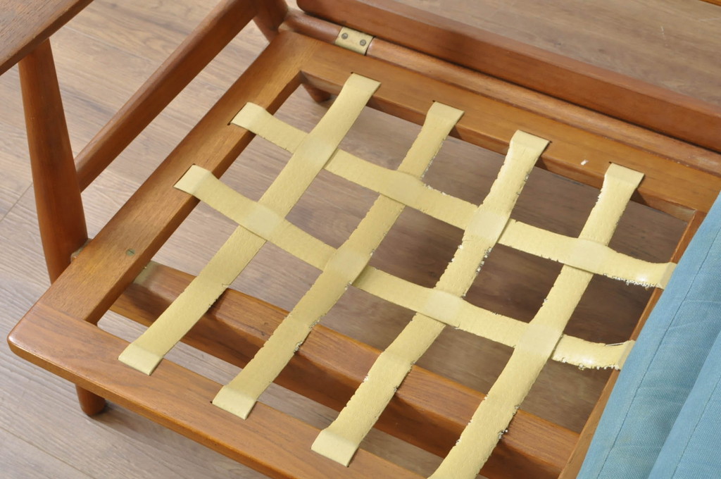 北欧家具　デンマークビンテージ　Hans J Wegner(ハンス・J・ウェグナー)　GETAMA(ゲタマ)　GE270-3　洗練された佇まいが目を引く3人掛けソファ(3P、三人掛け、アームソファ、トリプルソファ、3シーター、北欧、ヴィンテージ)(R-080804)
