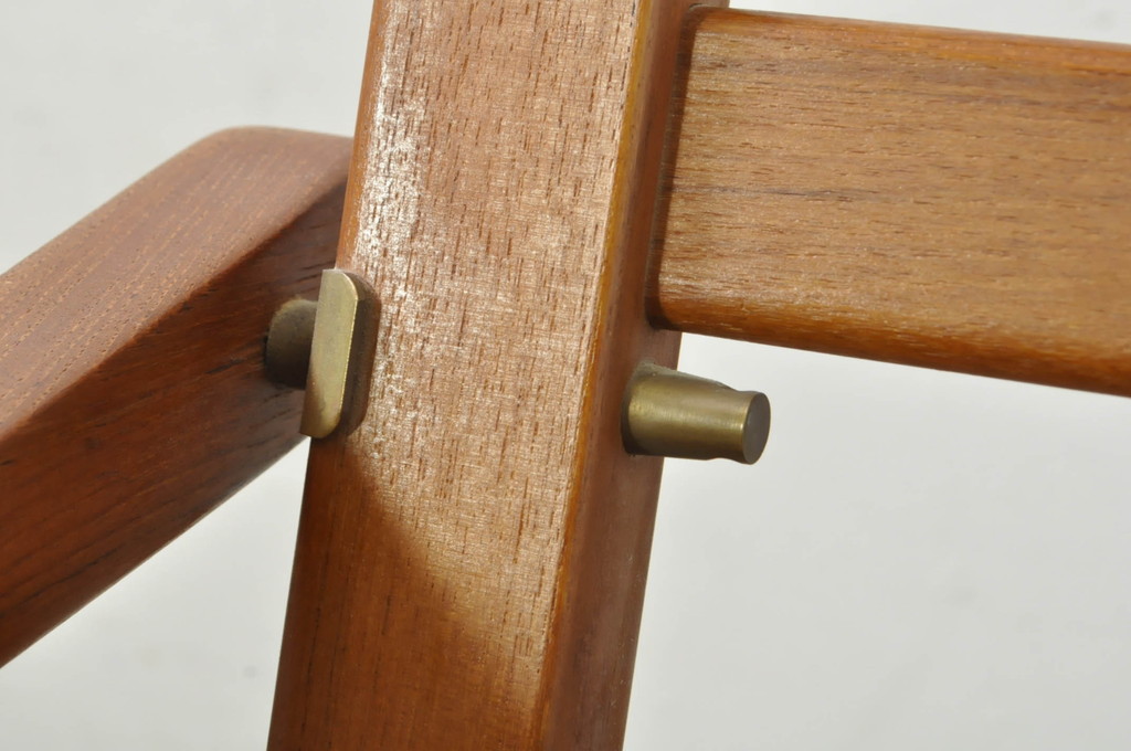 北欧家具　デンマークビンテージ　Hans J Wegner(ハンス・J・ウェグナー)　GETAMA(ゲタマ)　GE270-3　洗練された佇まいが目を引く3人掛けソファ(3P、三人掛け、アームソファ、トリプルソファ、3シーター、北欧、ヴィンテージ)(R-080804)