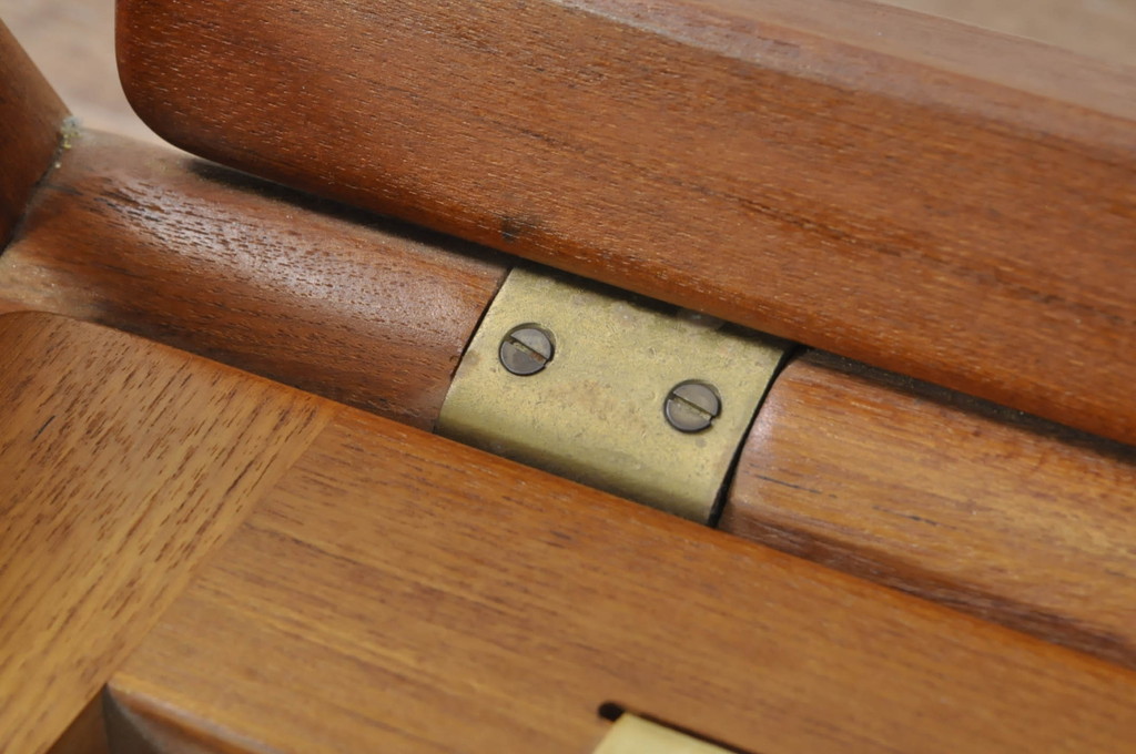 北欧家具　デンマークビンテージ　Hans J Wegner(ハンス・J・ウェグナー)　GETAMA(ゲタマ)　GE270-3　洗練された佇まいが目を引く3人掛けソファ(3P、三人掛け、アームソファ、トリプルソファ、3シーター、北欧、ヴィンテージ)(R-080804)