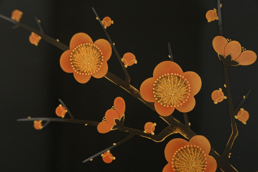 中古　輪島塗り　明斎　内扉にも精細で美しい蒔絵が施された贅沢な漆塗りの飾り棚(茶棚、違い棚、収納棚、戸棚)(定価約300万円)(R-079545)
