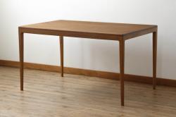 和製ビンテージ　チーク材　北欧スタイルのお部屋作りに活躍するダイニングテーブル(食卓、2人掛け、4人掛け、作業台、ヴィンテージ)(R-075577)