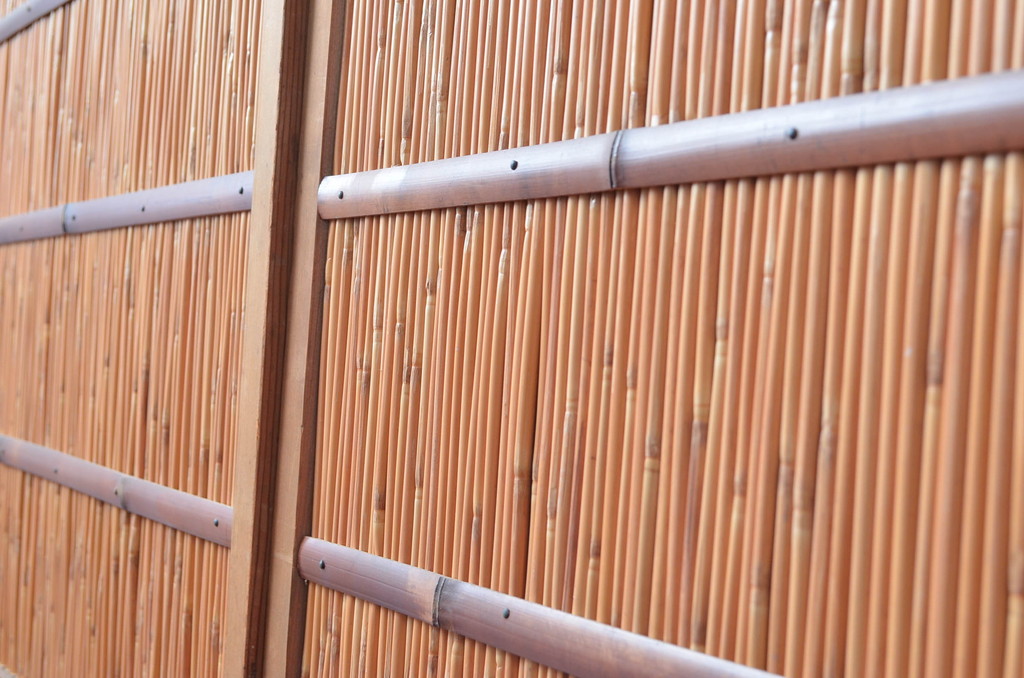 アンティーク建具　上手物!!　腰板無双付き!透かし彫りの桐紋が上品な夏戸4枚セット(引き戸、簾戸、簀戸、葭戸、すど、夏障子)(R-080976)