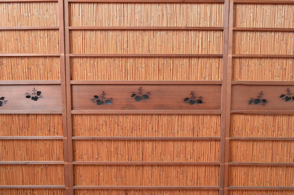 アンティーク建具　上手物!!　腰板無双付き!透かし彫りの桐紋が上品な夏戸4枚セット(引き戸、簾戸、簀戸、葭戸、すど、夏障子)(R-080976)