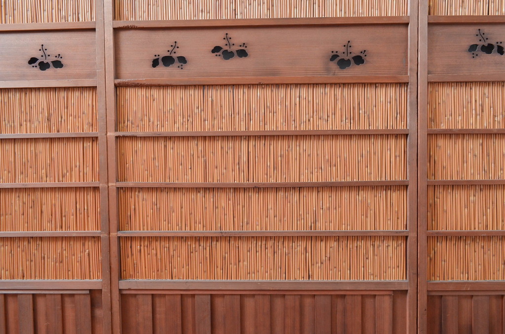 アンティーク建具　上手物!!　腰板無双付き!透かし彫りの桐紋が上品な夏戸4枚セット(引き戸、簾戸、簀戸、葭戸、すど、夏障子)(R-080976)