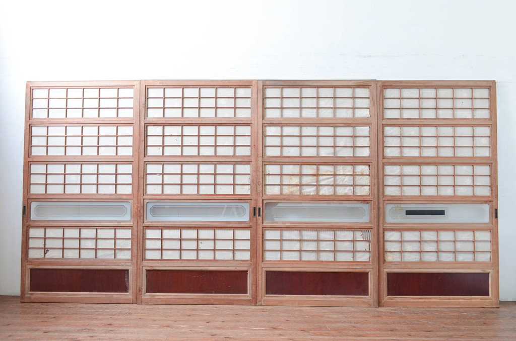 アンティーク建具　腰板欅(ケヤキ)材　和の風情感じられる裏障子付きの格子戸4枚セット(引き戸、障子戸)(R-080983)