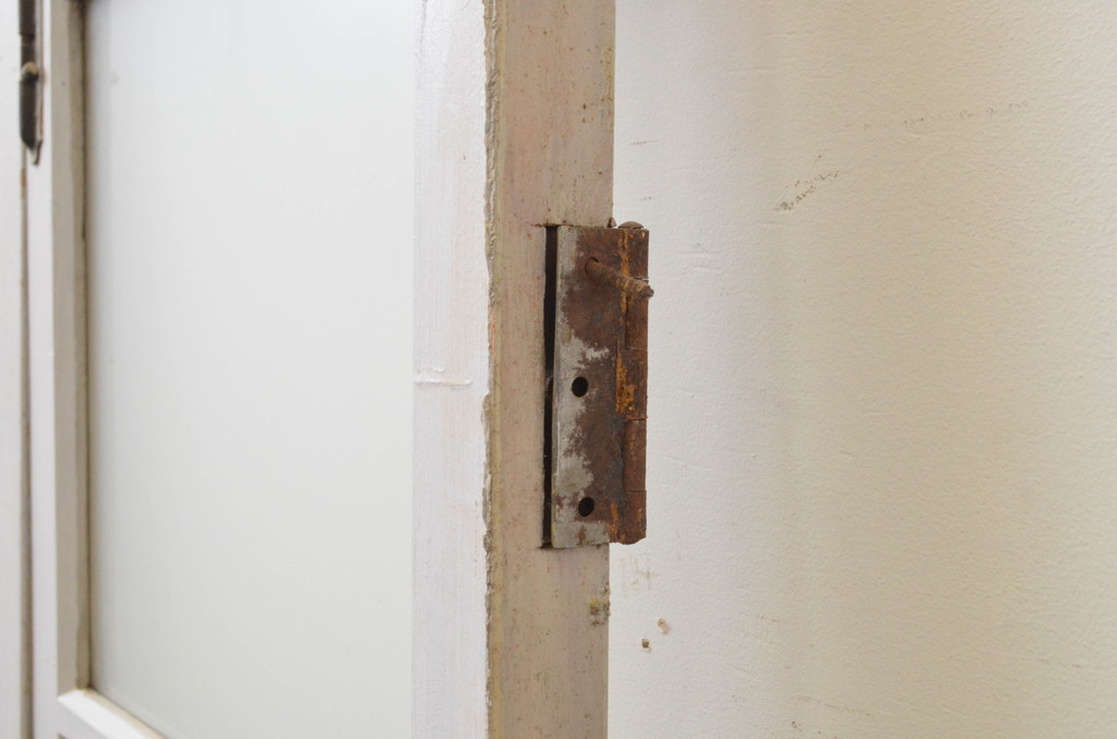 アンティーク建具　ペイント仕上げ限定　レトロな空間づくりにおすすめの両開き窓1対(2枚セット、ガラス戸、ガラス扉)(R-067827)