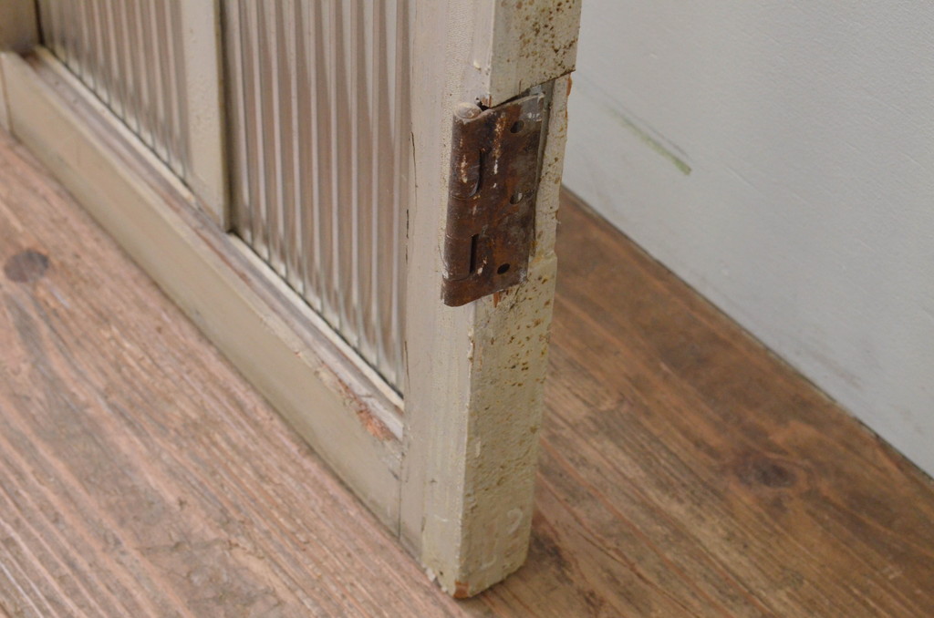 アンティーク建具　ペイント仕上げ限定　レトロな空間づくりにおすすめの両開き窓1対(2枚セット、ガラス戸、ガラス扉)(R-067827)